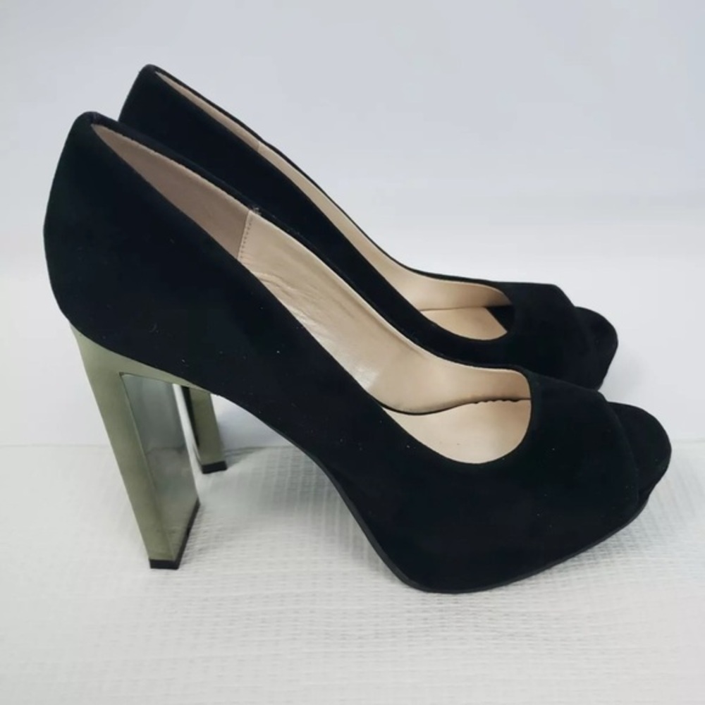 *New In Box* Open Toe Platform Heel Size 6.5